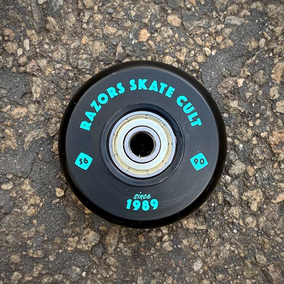 RAZORS CULT GRAPHITE SKATE